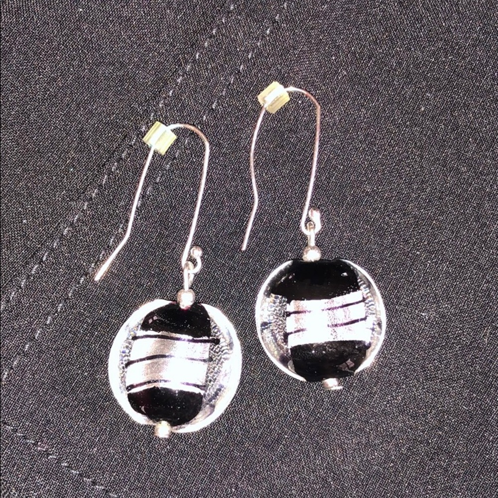 Glass pendant earrings